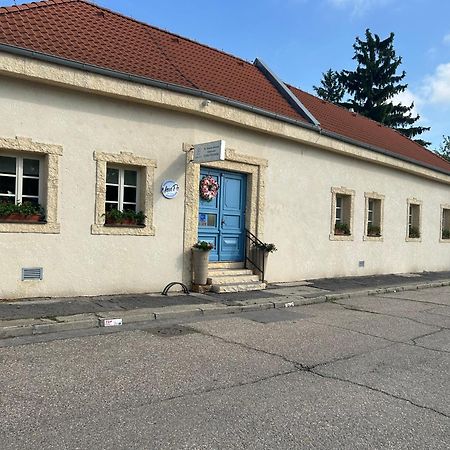 Monpe Apartmanik S Atmosferou Komárno Eksteriør billede